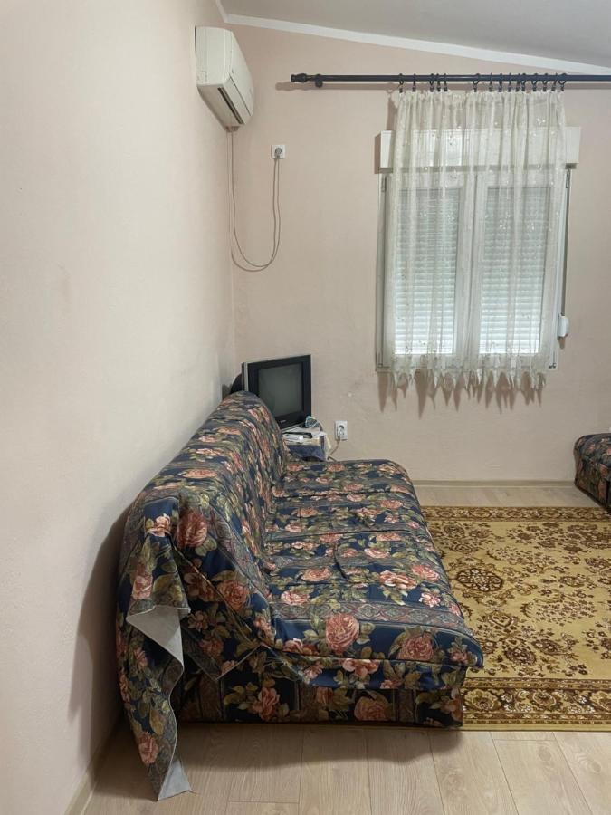 Apartment Lazar & Marco Podgorica Buitenkant foto